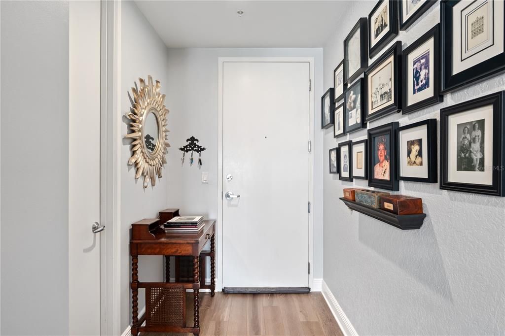 For Sale: $459,000 (2 beds, 2 baths, 1138 Square Feet)