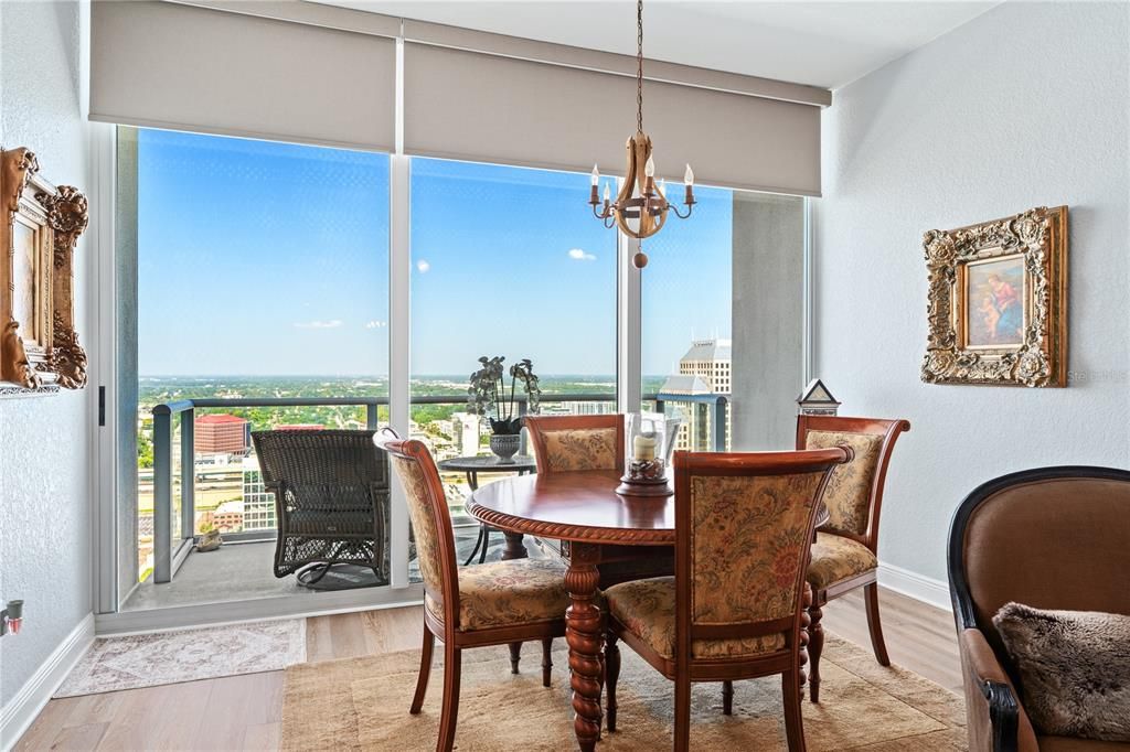 For Sale: $459,000 (2 beds, 2 baths, 1138 Square Feet)