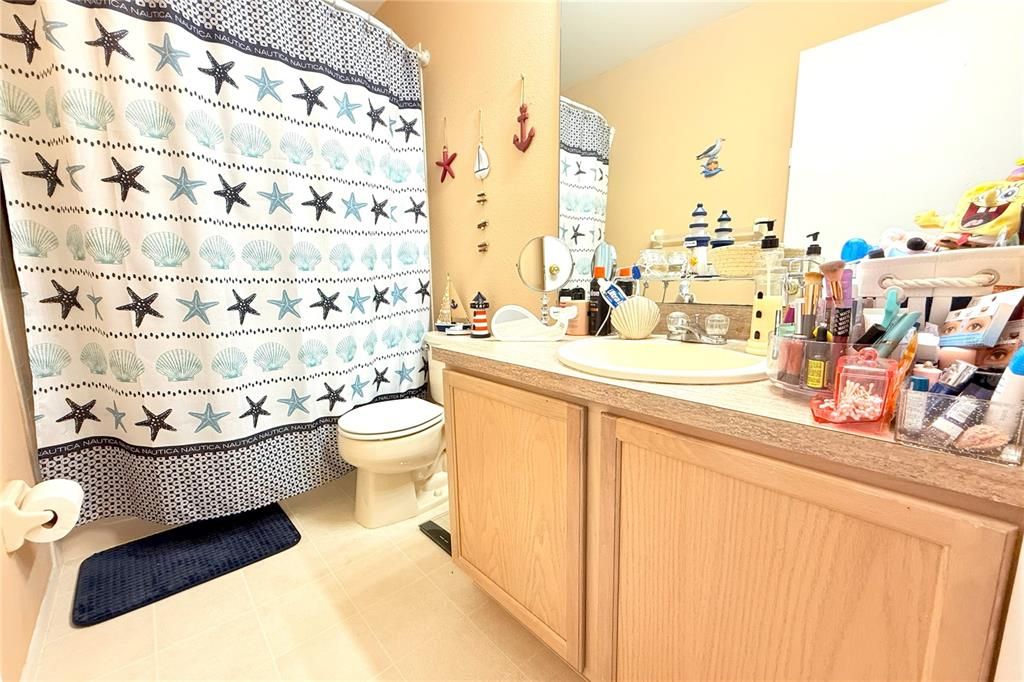 Activo con contrato: $214,900 (3 camas, 2 baños, 1364 Pies cuadrados)