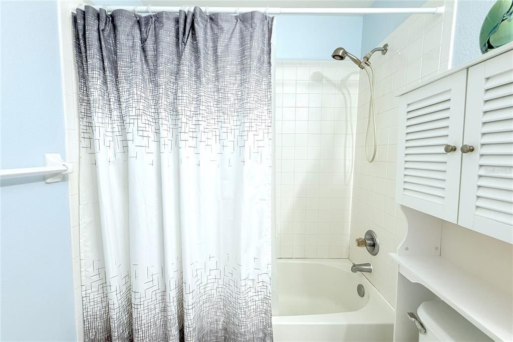 Activo con contrato: $214,900 (3 camas, 2 baños, 1364 Pies cuadrados)