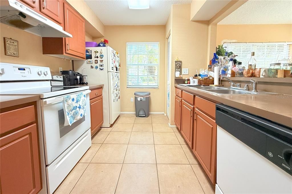 Activo con contrato: $214,900 (3 camas, 2 baños, 1364 Pies cuadrados)