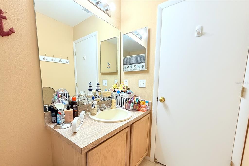 Activo con contrato: $214,900 (3 camas, 2 baños, 1364 Pies cuadrados)