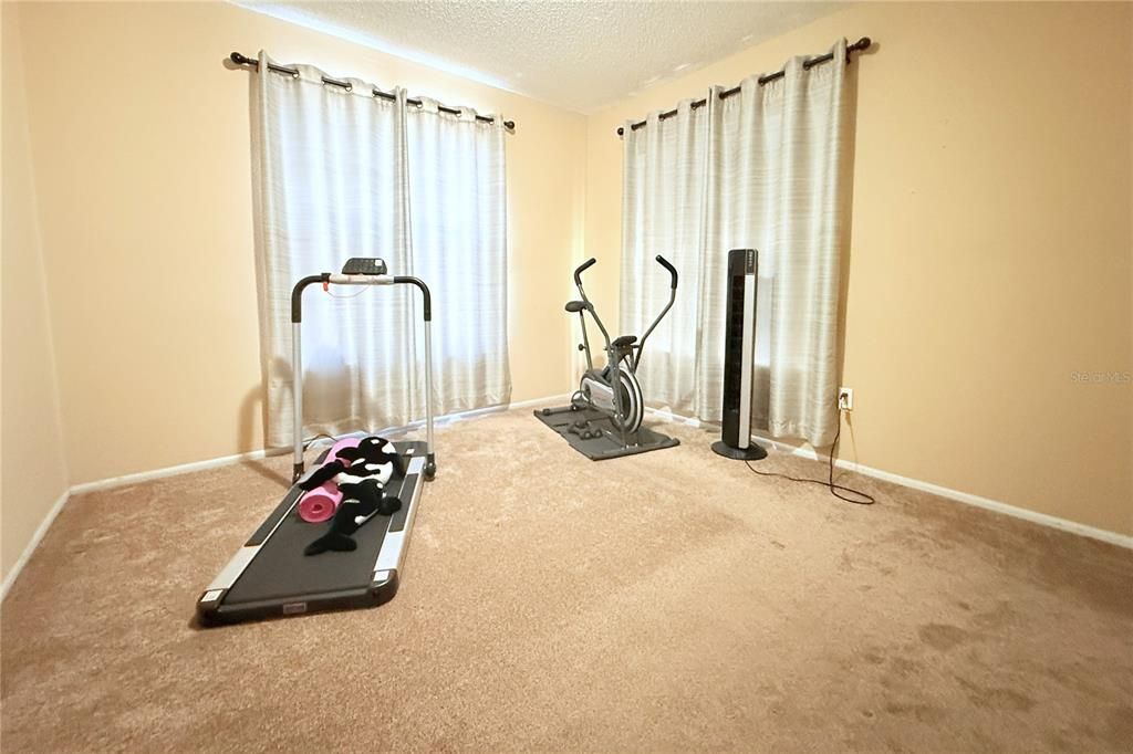 Activo con contrato: $214,900 (3 camas, 2 baños, 1364 Pies cuadrados)