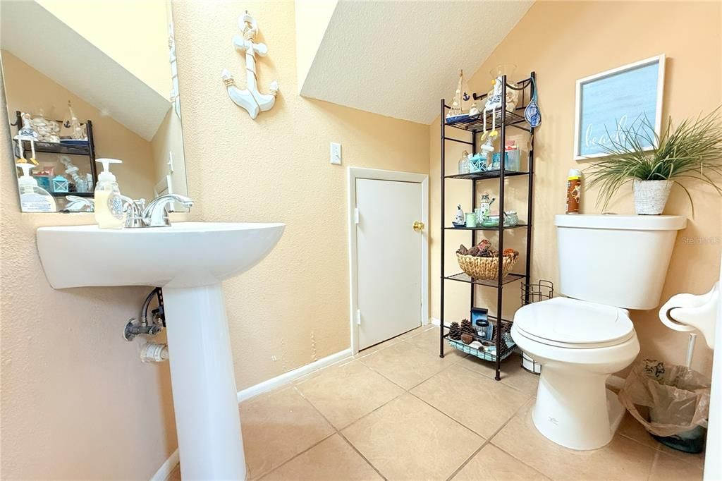 Activo con contrato: $214,900 (3 camas, 2 baños, 1364 Pies cuadrados)