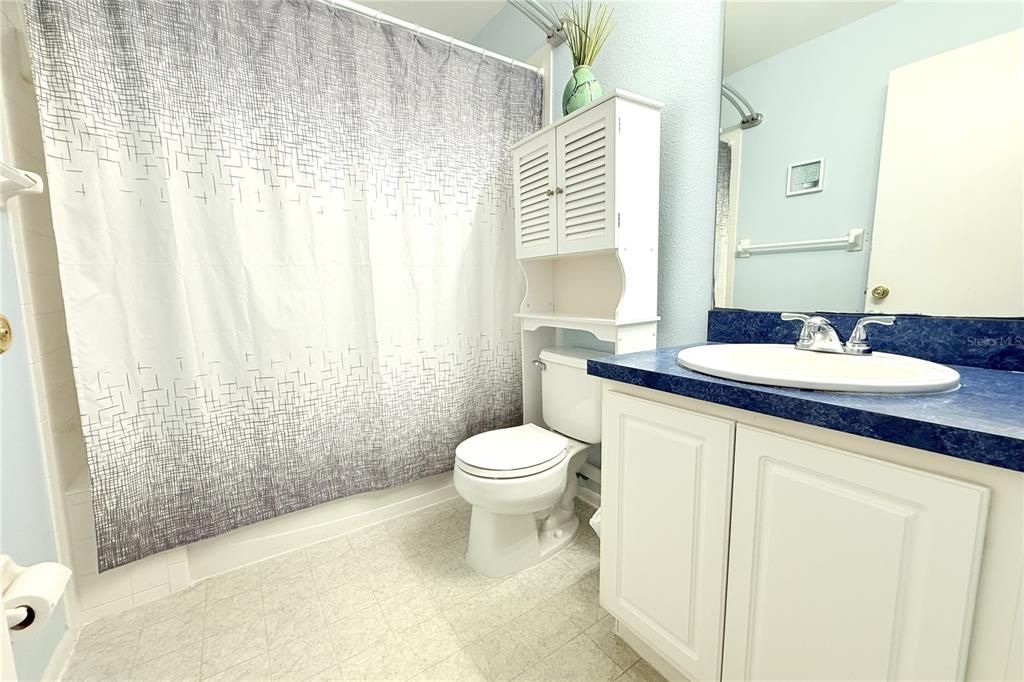 Activo con contrato: $214,900 (3 camas, 2 baños, 1364 Pies cuadrados)