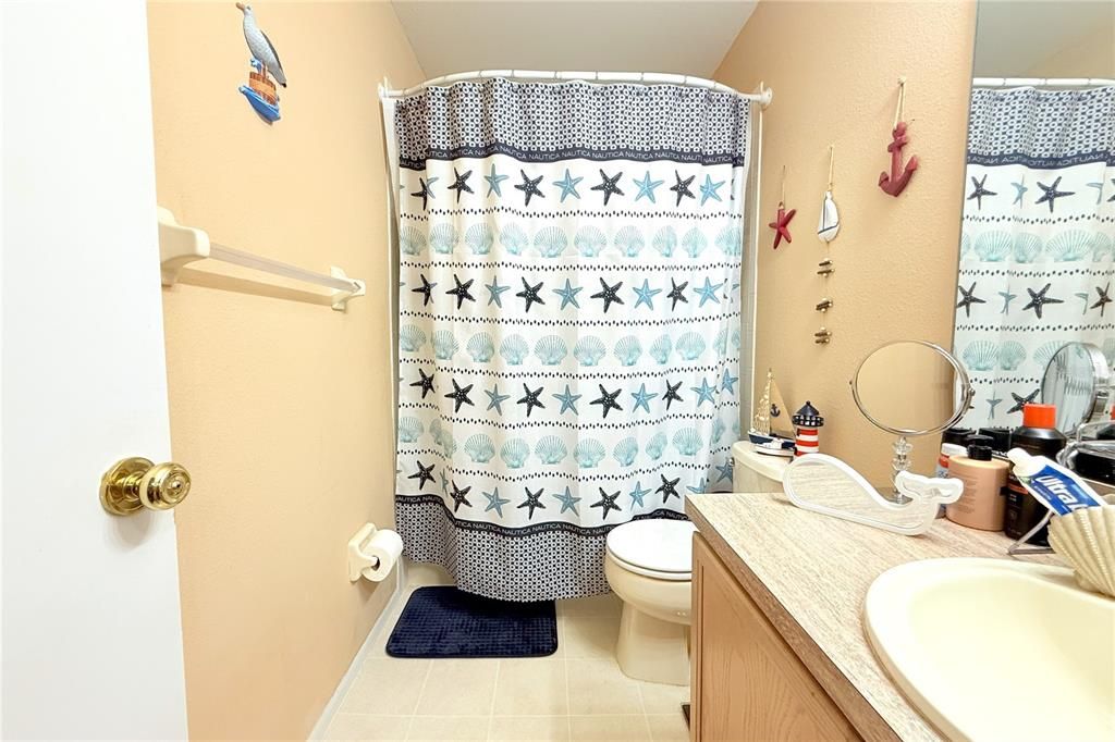 Activo con contrato: $214,900 (3 camas, 2 baños, 1364 Pies cuadrados)