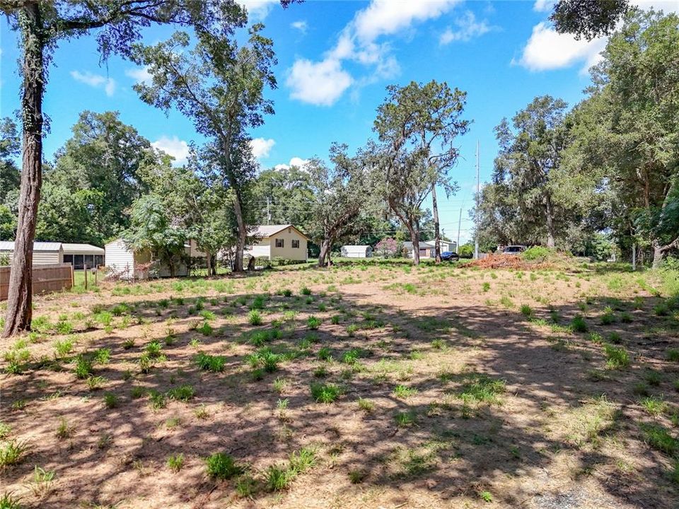 待售: $175,000 (1.12 acres)