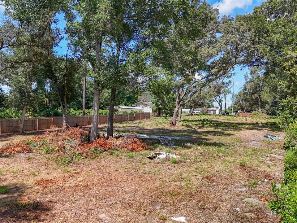 待售: $175,000 (1.12 acres)