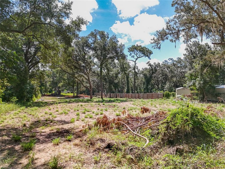 待售: $175,000 (1.12 acres)