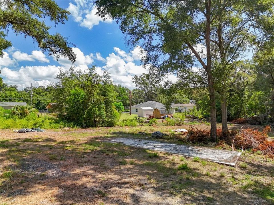 待售: $175,000 (1.12 acres)