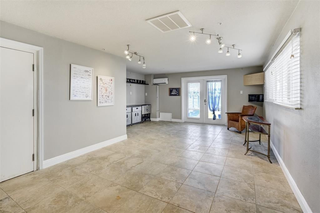 Activo con contrato: $1,325,000 (3 camas, 3 baños, 2275 Pies cuadrados)