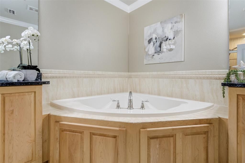 Activo con contrato: $1,325,000 (3 camas, 3 baños, 2275 Pies cuadrados)