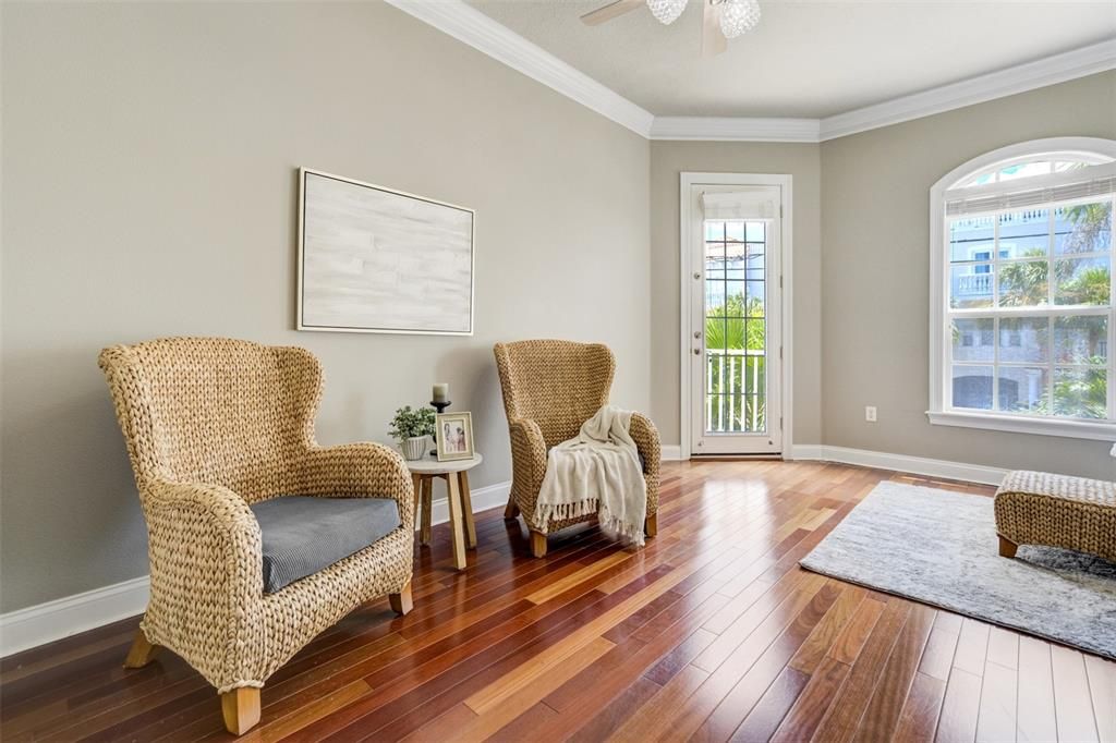 Activo con contrato: $1,325,000 (3 camas, 3 baños, 2275 Pies cuadrados)