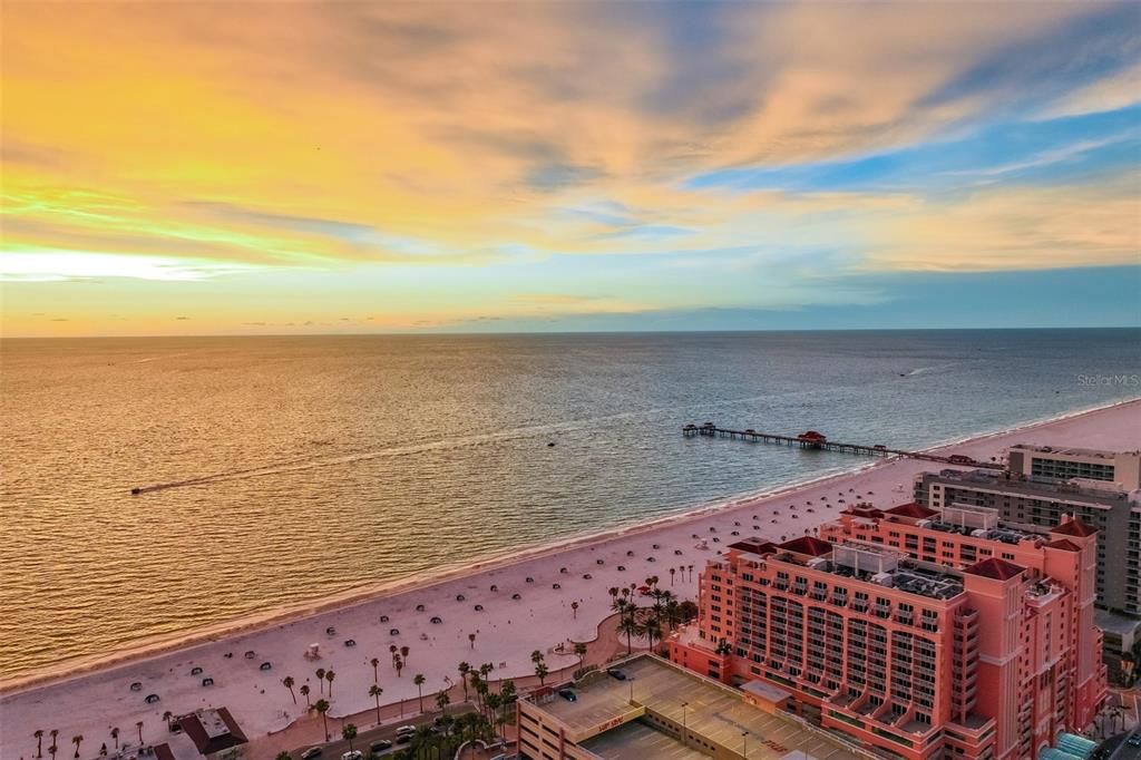 Activo con contrato: $1,325,000 (3 camas, 3 baños, 2275 Pies cuadrados)