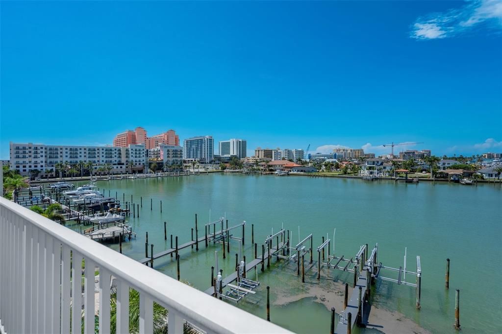 Activo con contrato: $1,325,000 (3 camas, 3 baños, 2275 Pies cuadrados)