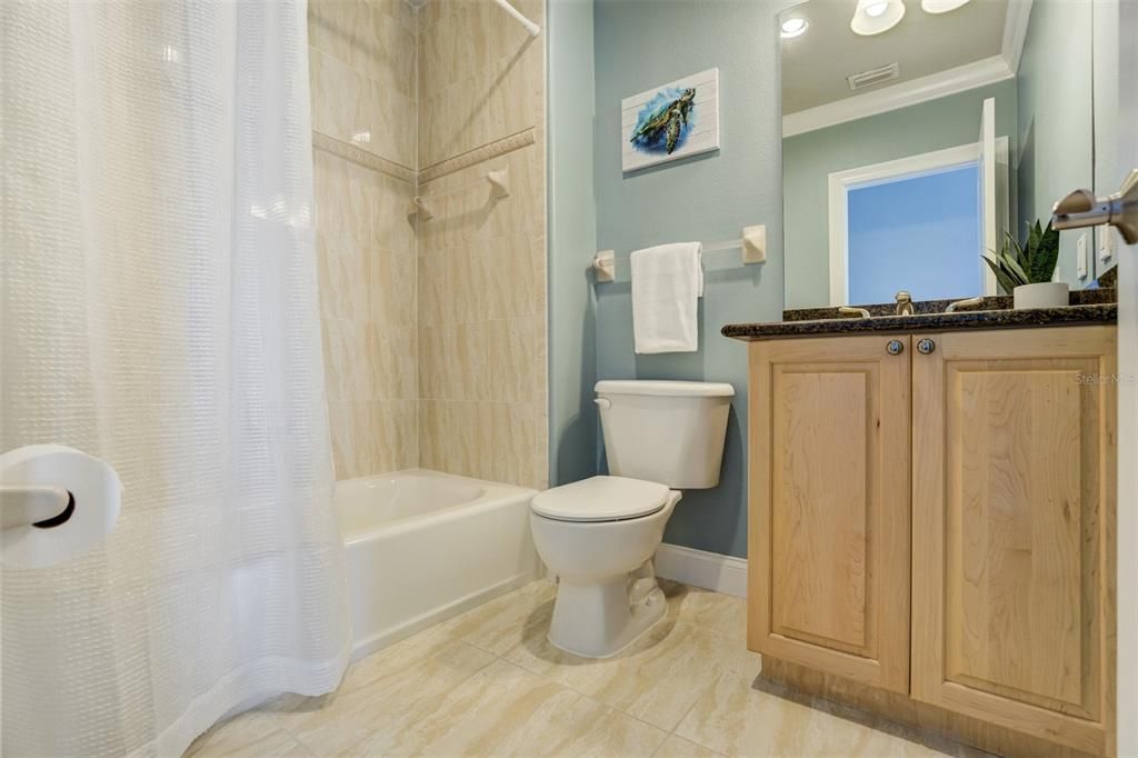 Activo con contrato: $1,325,000 (3 camas, 3 baños, 2275 Pies cuadrados)