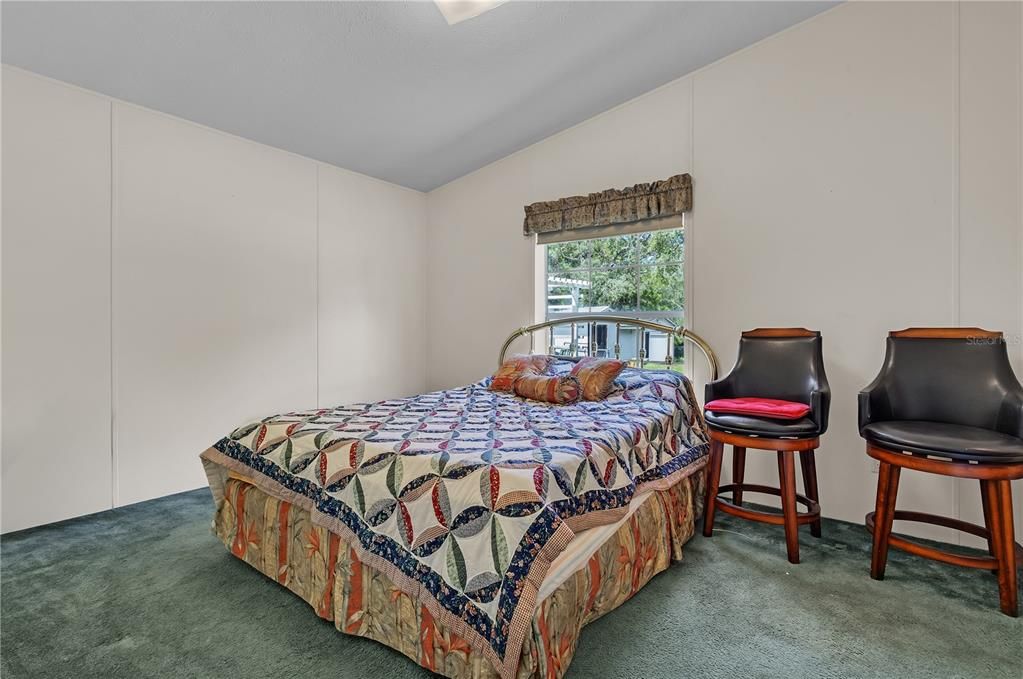 合同活跃: $280,000 (3 贝兹, 2 浴室, 1431 平方英尺)