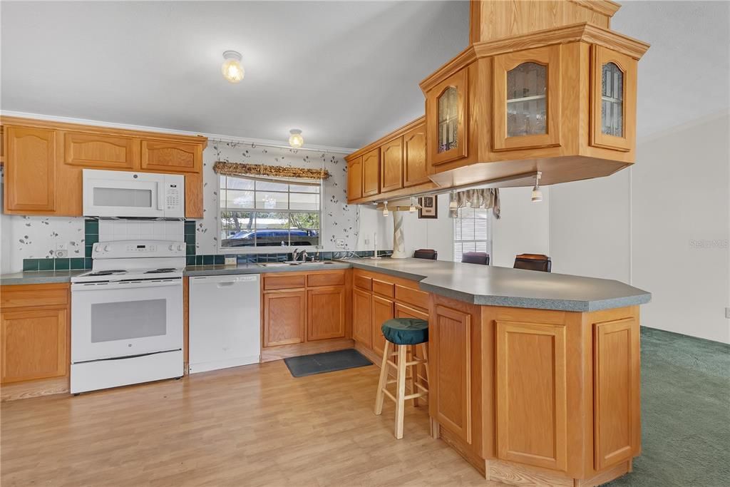 合同活跃: $280,000 (3 贝兹, 2 浴室, 1431 平方英尺)