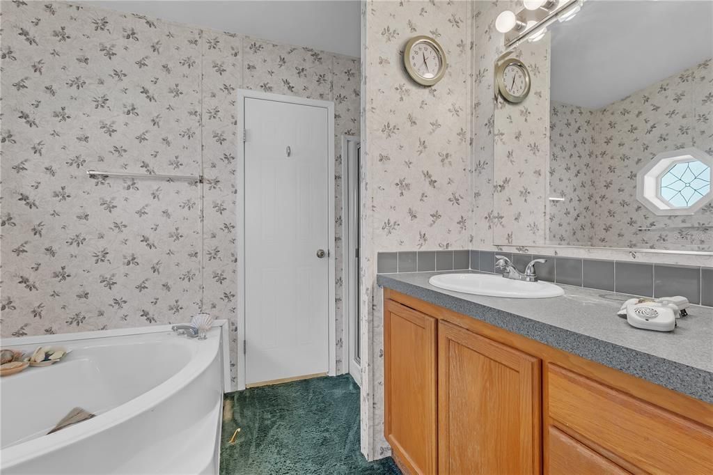 合同活跃: $280,000 (3 贝兹, 2 浴室, 1431 平方英尺)