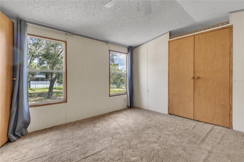 合同活跃: $280,000 (3 贝兹, 2 浴室, 1431 平方英尺)