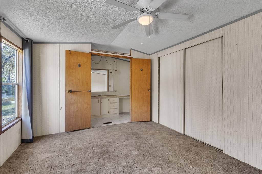 合同活跃: $280,000 (3 贝兹, 2 浴室, 1431 平方英尺)