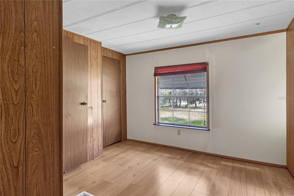 合同活跃: $280,000 (3 贝兹, 2 浴室, 1431 平方英尺)