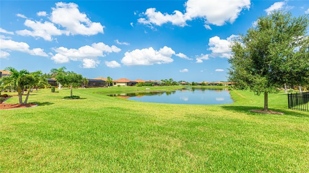 Activo con contrato: $619,000 (4 camas, 3 baños, 2440 Pies cuadrados)