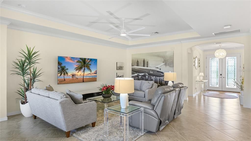 Activo con contrato: $619,000 (4 camas, 3 baños, 2440 Pies cuadrados)