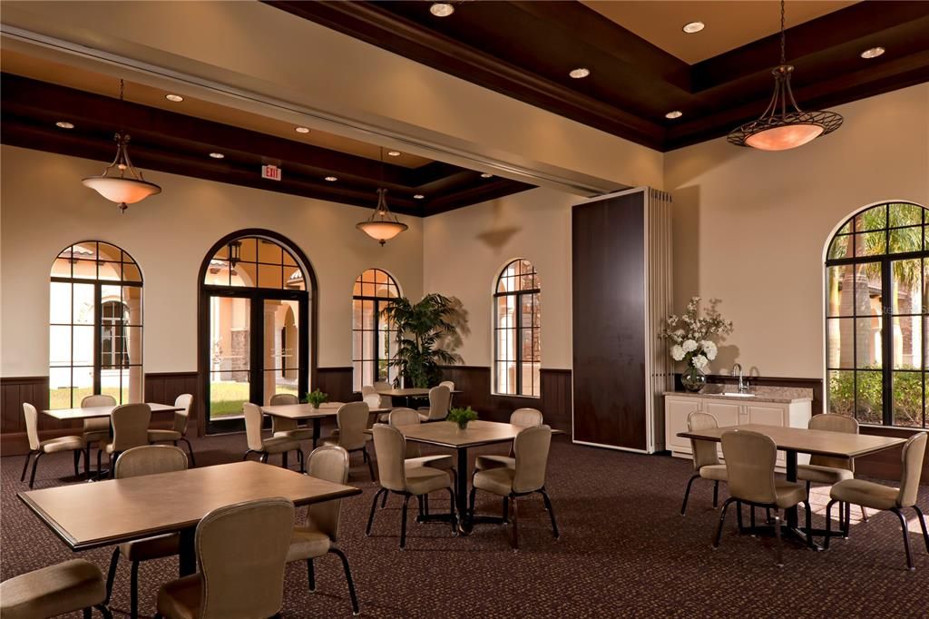 Activo con contrato: $619,000 (4 camas, 3 baños, 2440 Pies cuadrados)