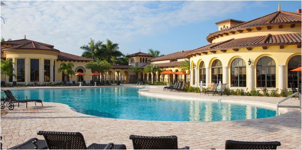 Activo con contrato: $619,000 (4 camas, 3 baños, 2440 Pies cuadrados)