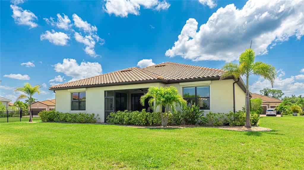 Activo con contrato: $619,000 (4 camas, 3 baños, 2440 Pies cuadrados)