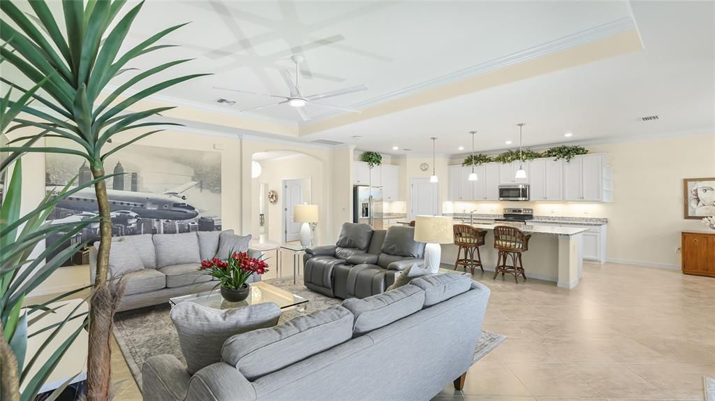 Activo con contrato: $619,000 (4 camas, 3 baños, 2440 Pies cuadrados)