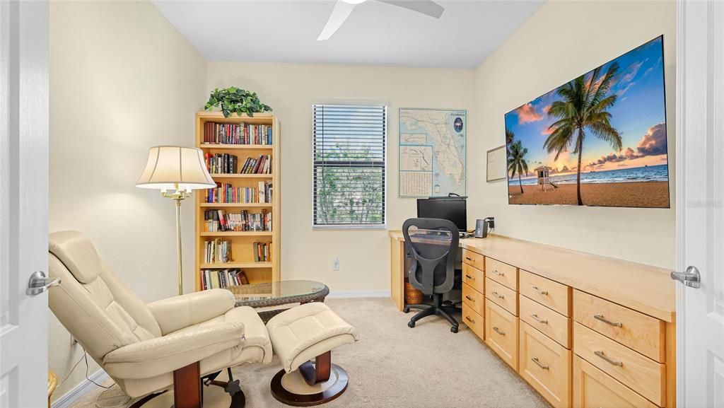 Activo con contrato: $619,000 (4 camas, 3 baños, 2440 Pies cuadrados)