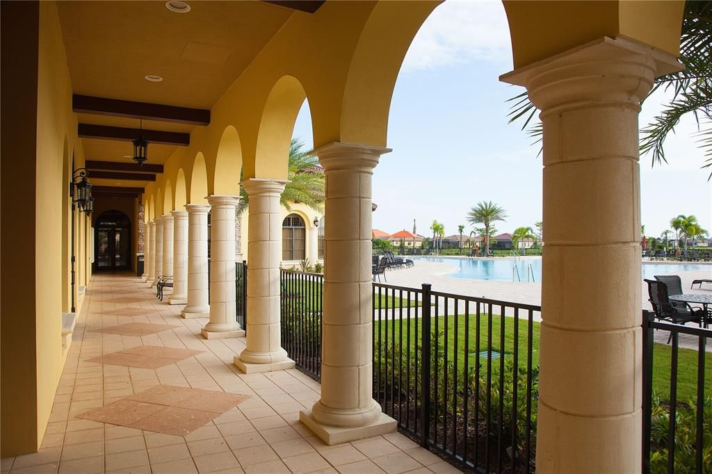 Activo con contrato: $619,000 (4 camas, 3 baños, 2440 Pies cuadrados)