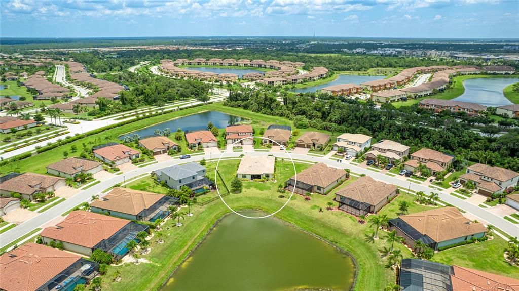 Activo con contrato: $619,000 (4 camas, 3 baños, 2440 Pies cuadrados)