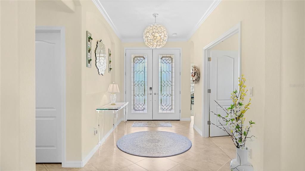 Activo con contrato: $619,000 (4 camas, 3 baños, 2440 Pies cuadrados)