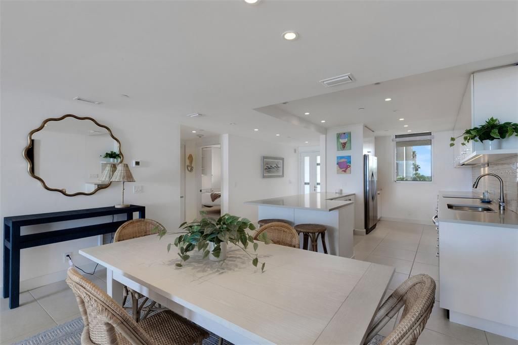 Под контрактом: $1,449,000 (2 спален, 2 ванн, 1503 Квадратных фут)