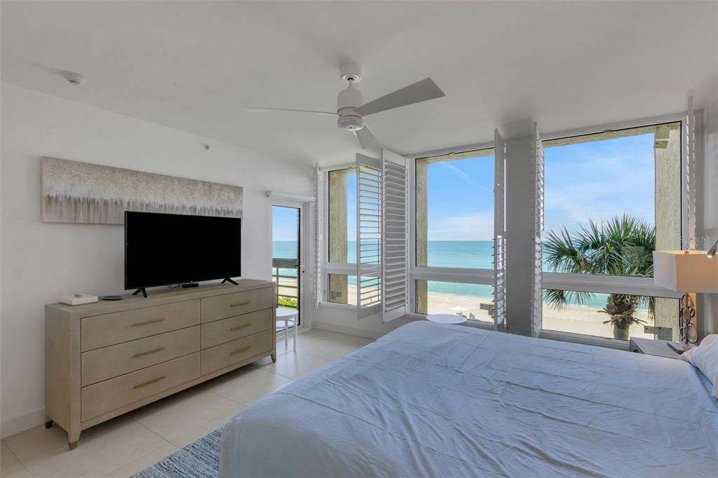 Под контрактом: $1,449,000 (2 спален, 2 ванн, 1503 Квадратных фут)