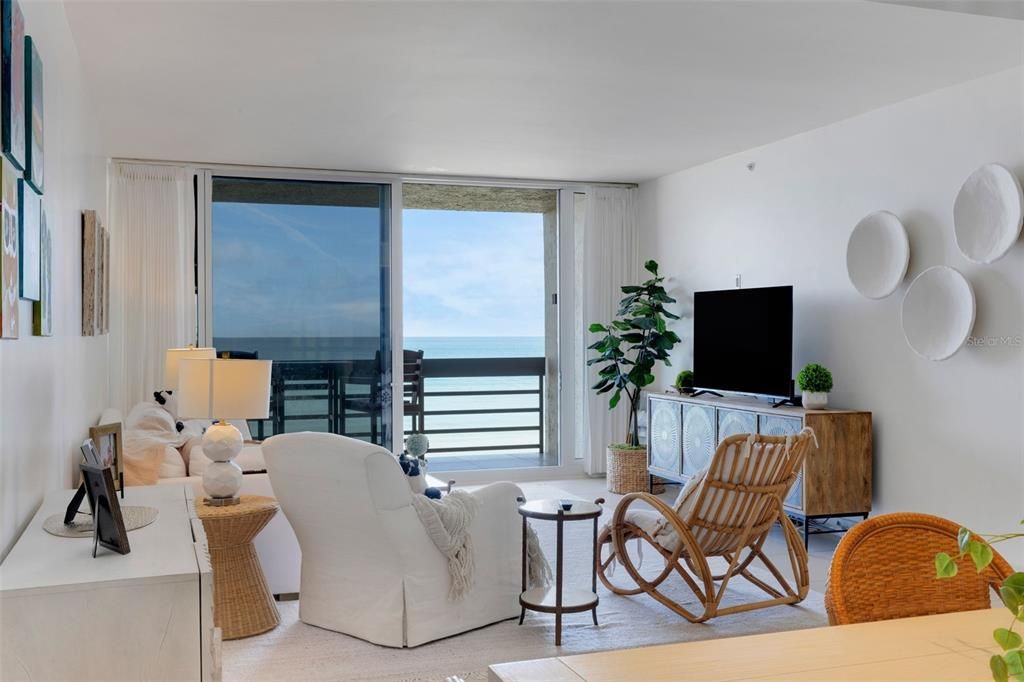 Под контрактом: $1,449,000 (2 спален, 2 ванн, 1503 Квадратных фут)