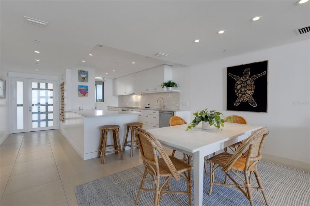 Под контрактом: $1,449,000 (2 спален, 2 ванн, 1503 Квадратных фут)