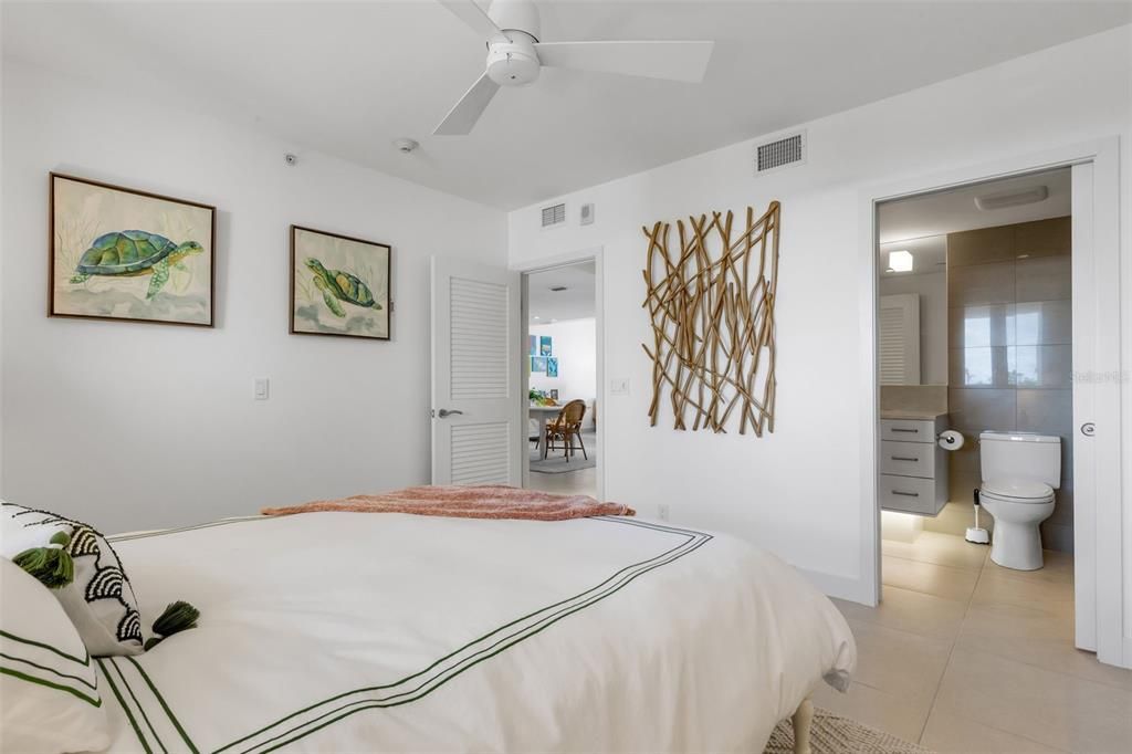 Под контрактом: $1,449,000 (2 спален, 2 ванн, 1503 Квадратных фут)