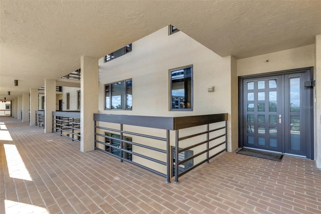 Под контрактом: $1,449,000 (2 спален, 2 ванн, 1503 Квадратных фут)