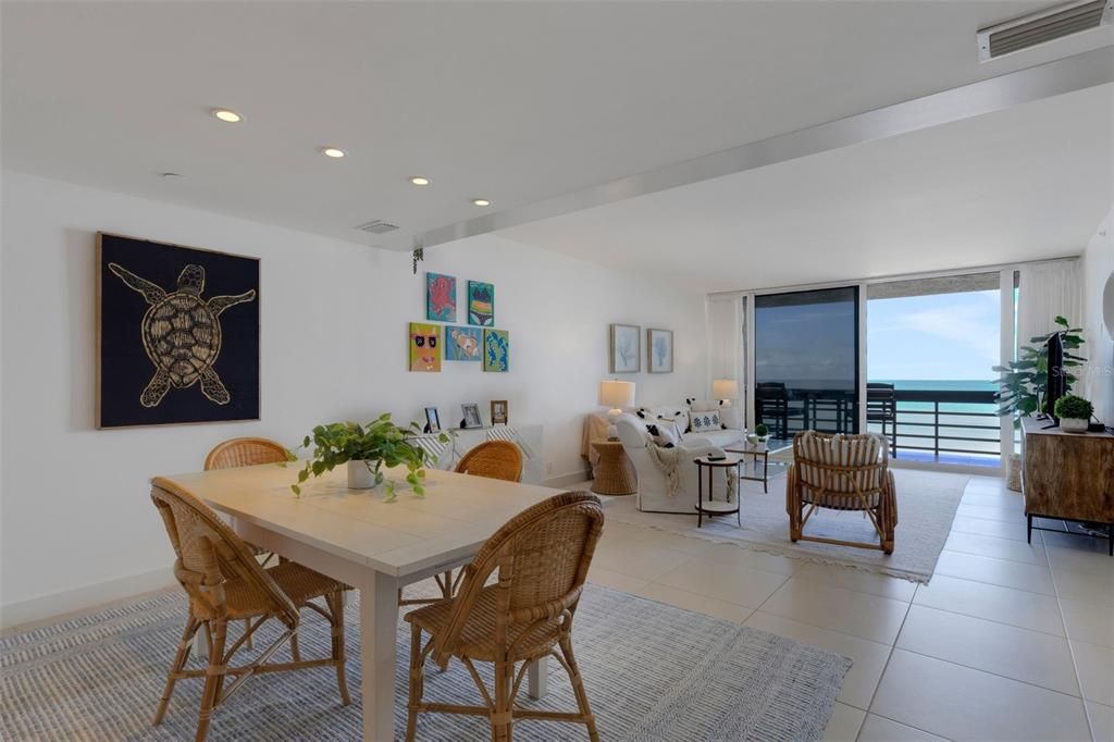 Под контрактом: $1,449,000 (2 спален, 2 ванн, 1503 Квадратных фут)