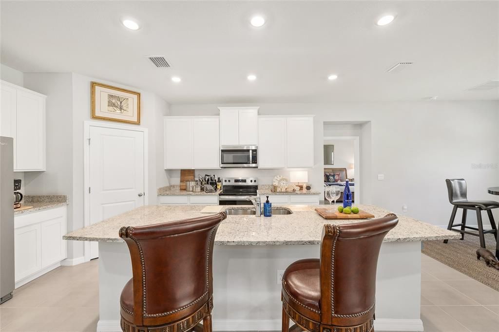 待售: $619,000 (4 贝兹, 3 浴室, 2859 平方英尺)