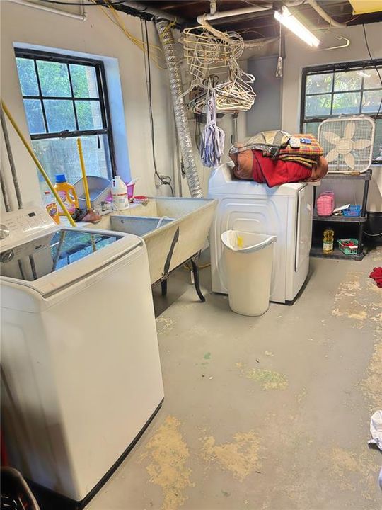 На продажу: $679,000 (4 спален, 2 ванн, 3608 Квадратных фут)