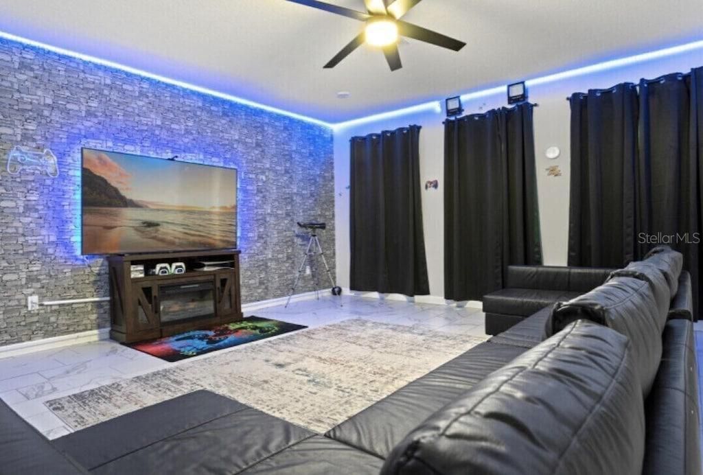 For Rent: $5,900 (6 beds, 6 baths, 3888 Square Feet)