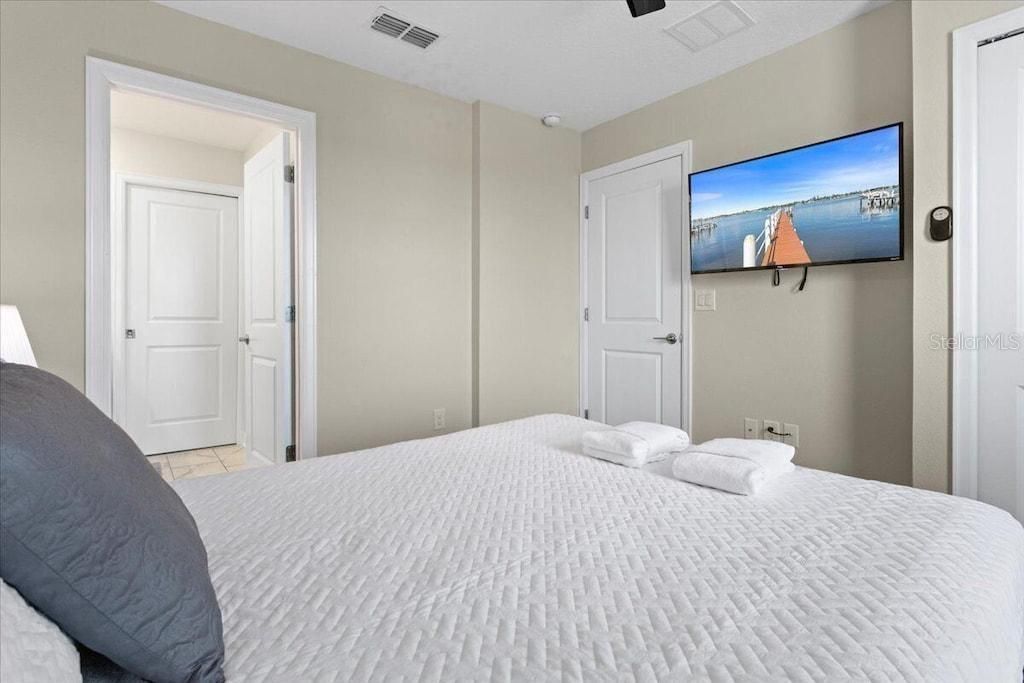 For Rent: $5,900 (6 beds, 6 baths, 3888 Square Feet)