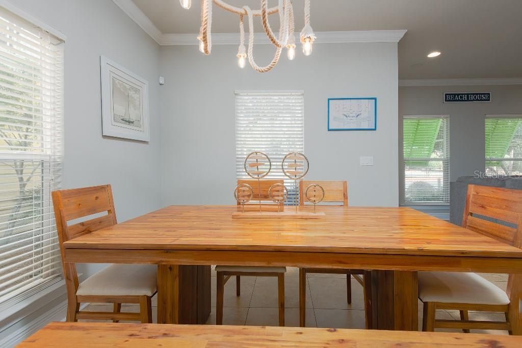 На продажу: $905,000 (4 спален, 3 ванн, 2040 Квадратных фут)