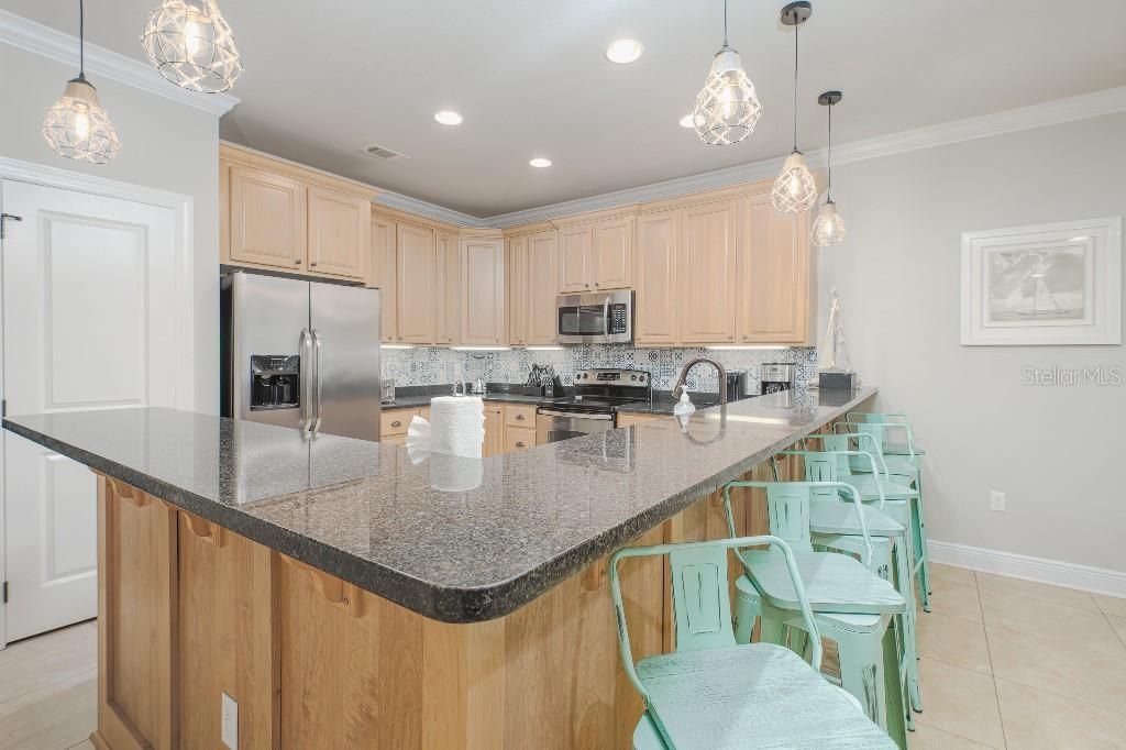 На продажу: $905,000 (4 спален, 3 ванн, 2040 Квадратных фут)