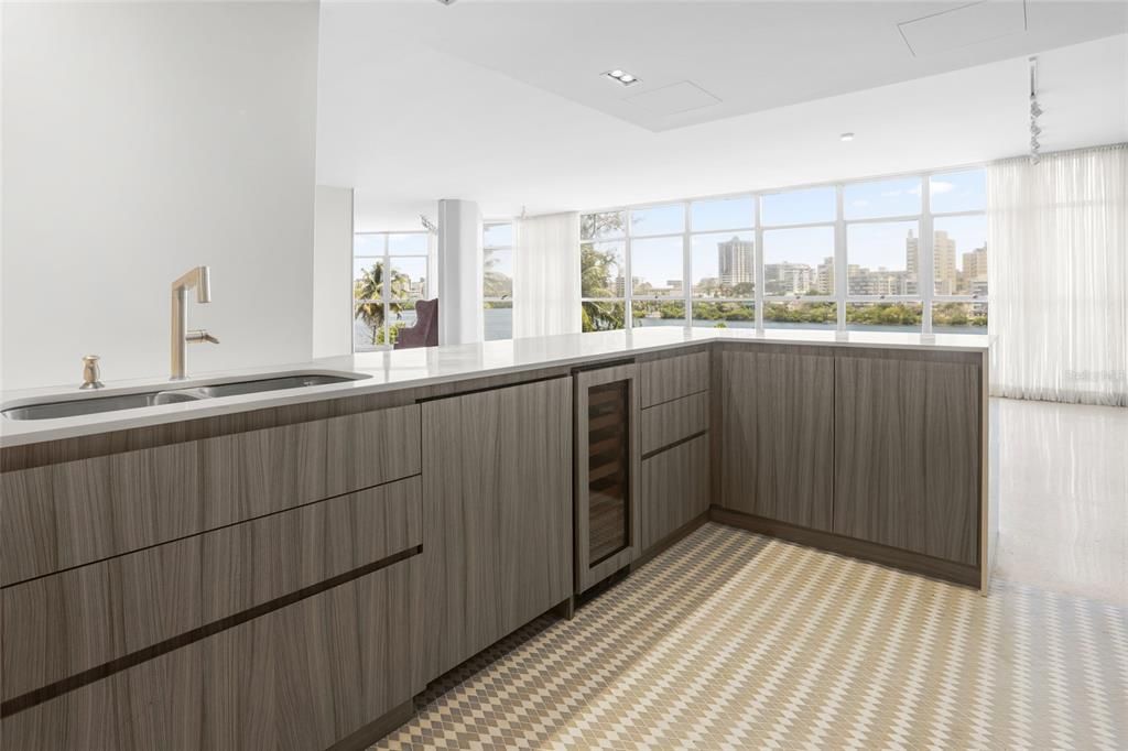 На продажу: $1,450,000 (3 спален, 2 ванн, 2101 Квадратных фут)